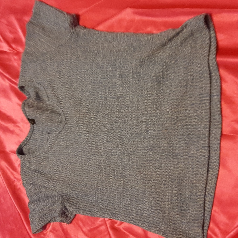 Blue cropped tee
